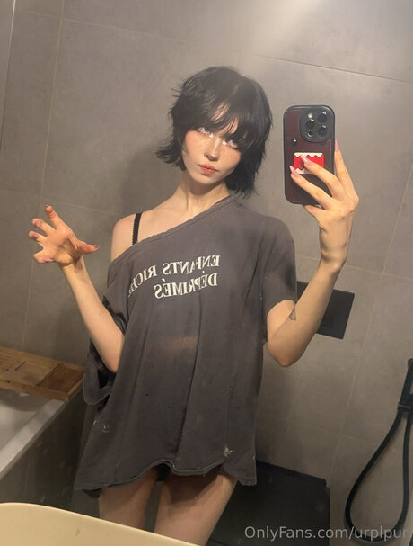 アジアン潮吹き オンリーファンズ ポルノグラフィック 画像