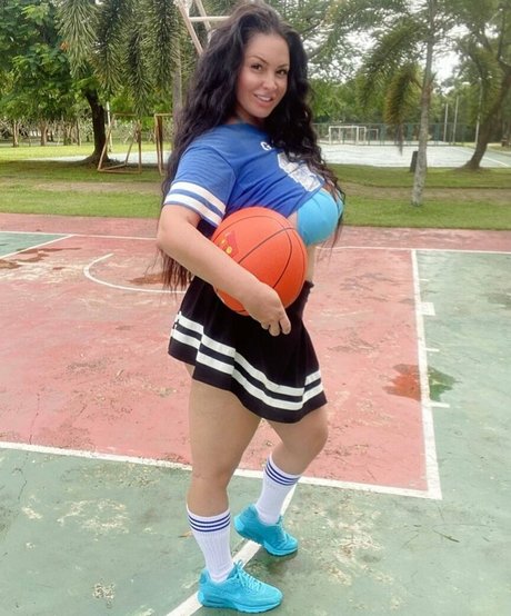 レズビアン乱交オンリーファンズ 素敵 画像