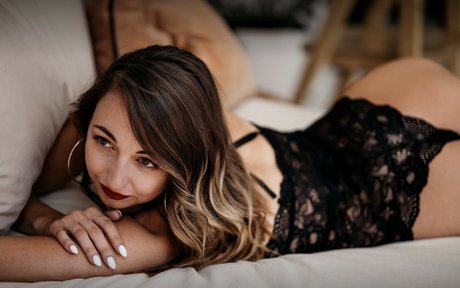 Its Hey Babe エロティックなポルノスター 画像