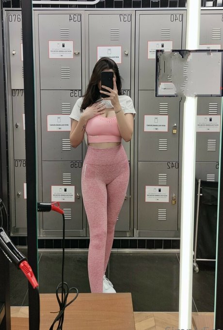 AngelEce ヌード女優 写真