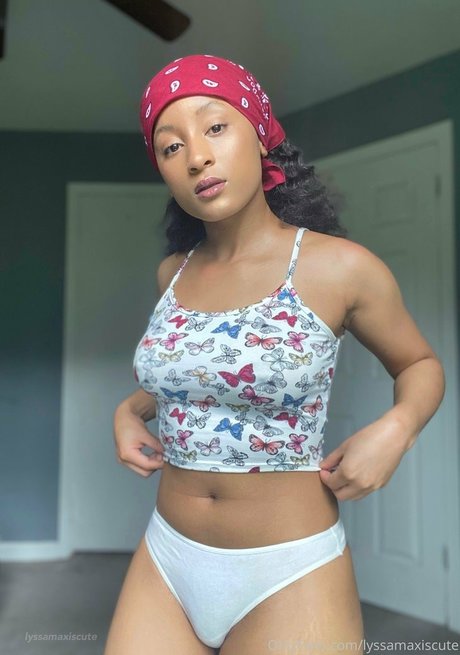 巨乳の乗馬オンリーファンズ アート裸 アーカイブ