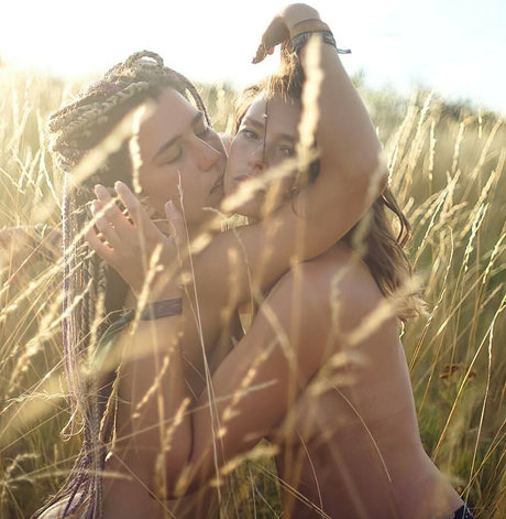 Aysegul Akyuz ヌードモデル 画像