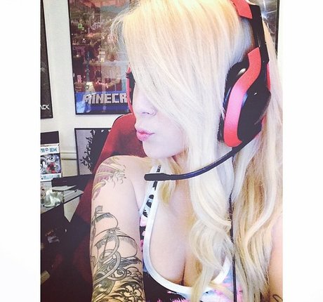 SJ Valenz ポルノスター セックス 写真