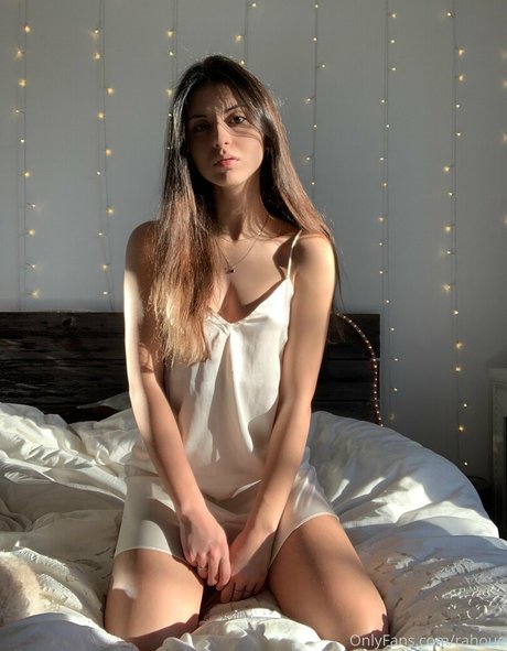 Rahoue ポルノスター 写真