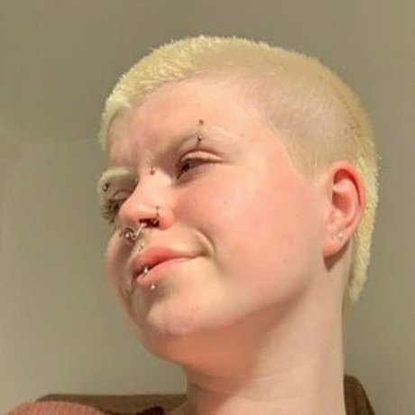 Ezra Butler ポルノスター 独占 写真