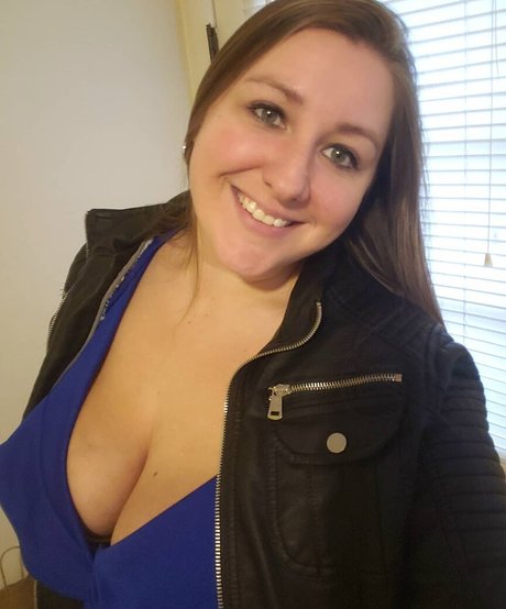 セクシーな妻オンリーファンズ アダルト無料 画像