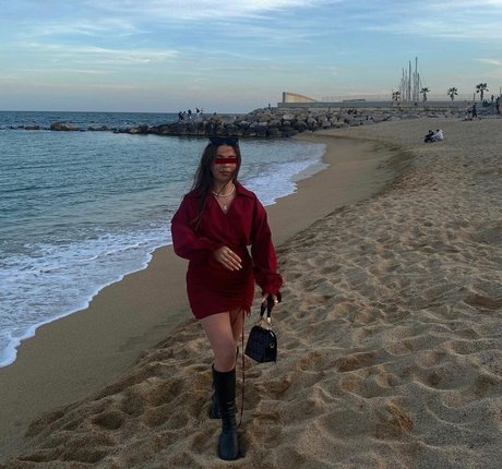 dumps 裸の女優 写真