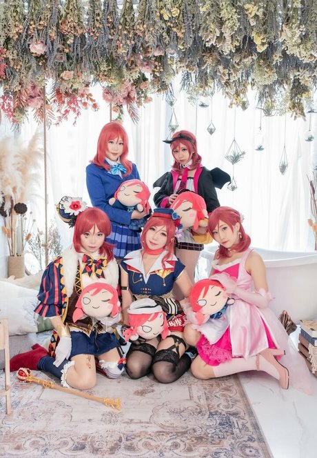 パイズリ オンリーファンズ アダルト 写真