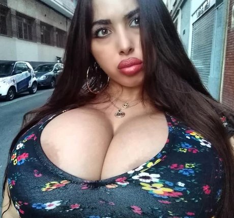 Linda Adams 独占ポルノスター ギャラリー