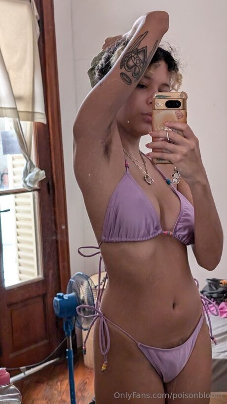 poisonbloom アダルトスター 画像