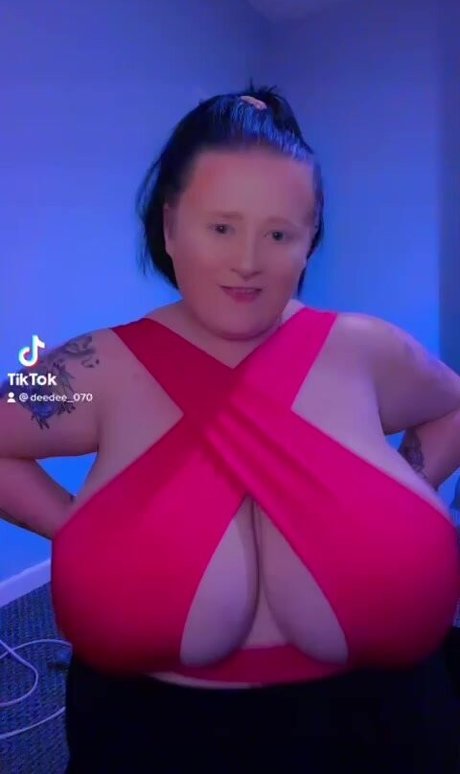 Subbiedee 裸のポルノスター 画像