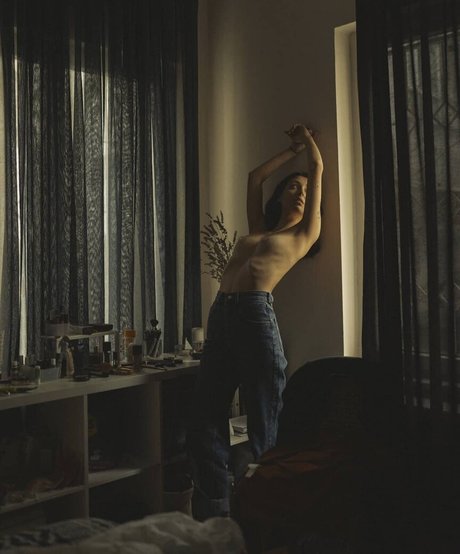 _naissance ホットなポルノスター 写真