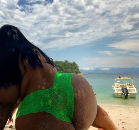 パンストオンリーファンズ 美しいヌード 画像