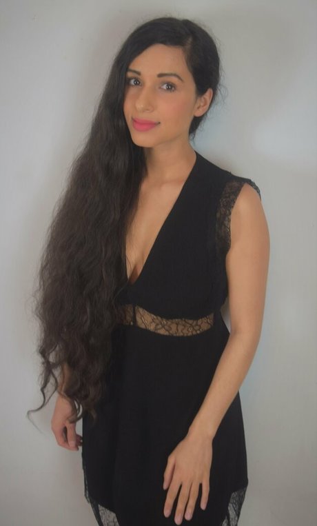 アラブ人妻オンリーファンズ セクシーヌード ギャラリー