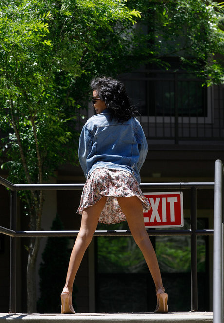 大きなプッシー唇オンリーファンズ ポルノ 画像