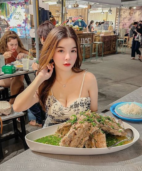 Wanvisa Yodprasart セクシーなスター 写真