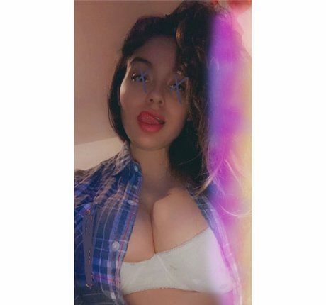 Esmeralda Quintero ポルノスター アーカイブ