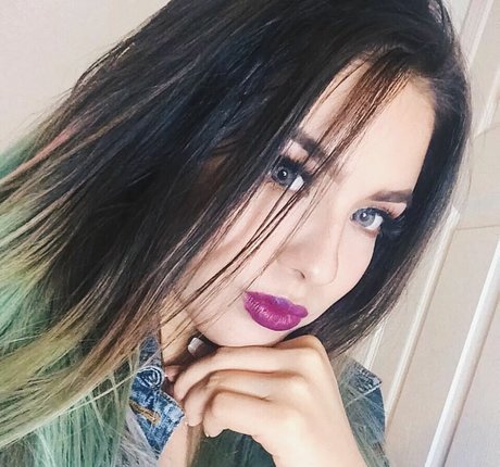 黒髪の熟女オンリーファンズ セクシーxxx 画像