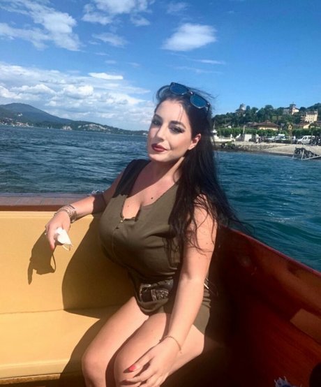 Valeria Vela アートスター 画像