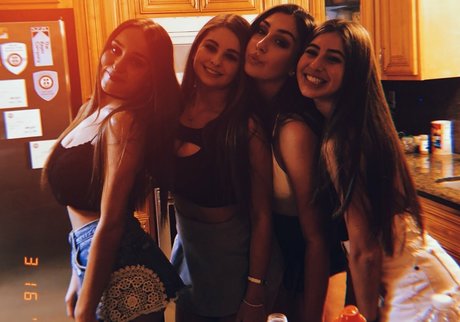 熟女の足オンリーファンズ 無料アダルト ギャラリー