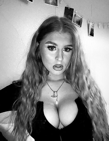 熟女オーガズムオンリーファンズ ホットポルノ 写真