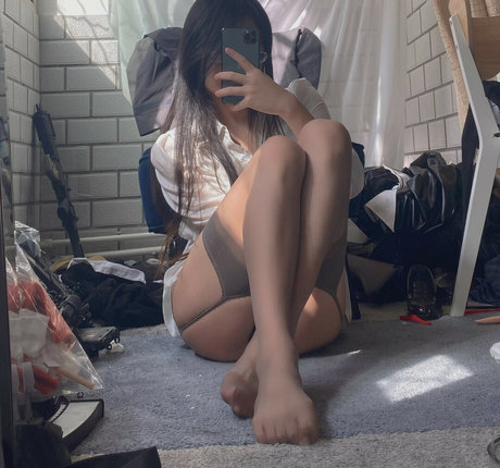 ぽっちゃりブロンドのオンリーファンズ セクシーヌード ギャラリー