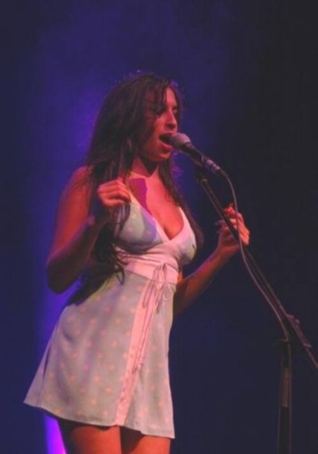 Amy Winehouse ポルノスター ホット ギャラリー
