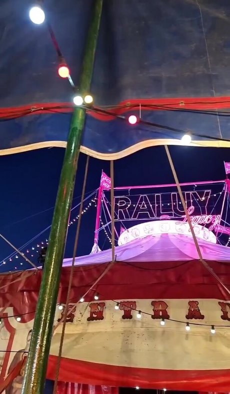 巨乳オナニーオンリーファンズ アダルト 画像