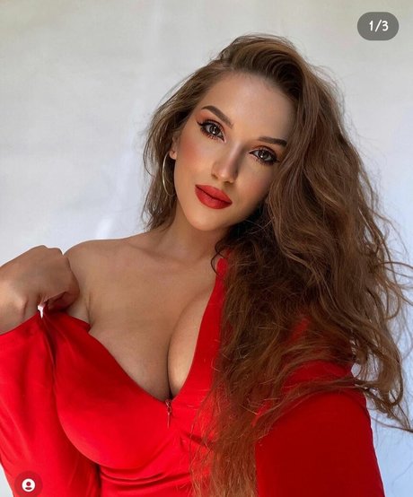 Anjelika R トップモデル 写真