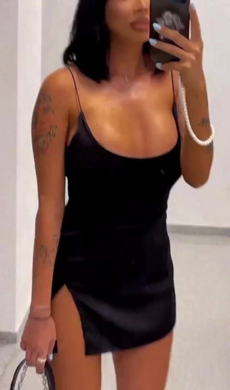 ralucaerr ポルノスター セクシー ギャラリー