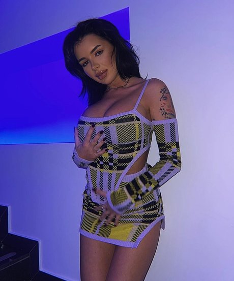 ralucaerr 素敵なモデル 写真