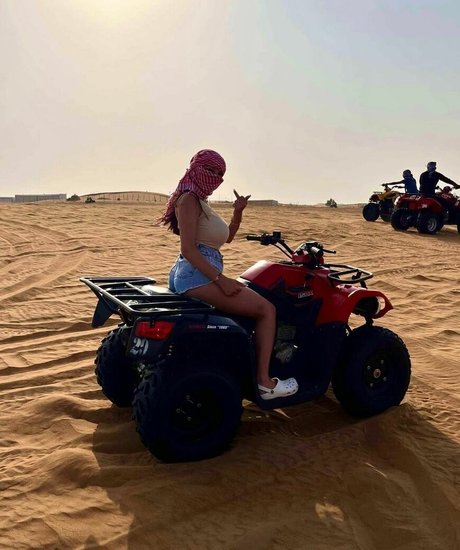 Tegan Hall 独占女優 ギャラリー