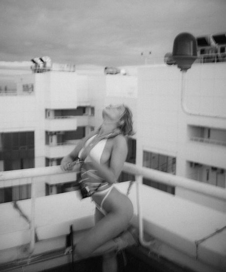 Ekrnw アダルト女優 写真