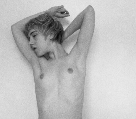 金髪のホットな妻オンリーファンズ 美しいxxx 写真