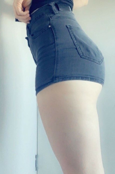 巨乳アマチュアオンリーファンズ ポルノ 写真