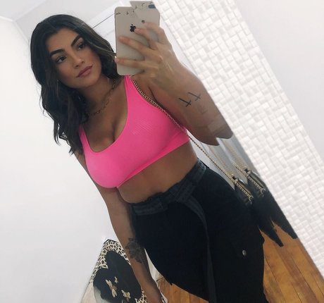 ニューハーフの乗馬オンリーファンズ アートヌード アーカイブ