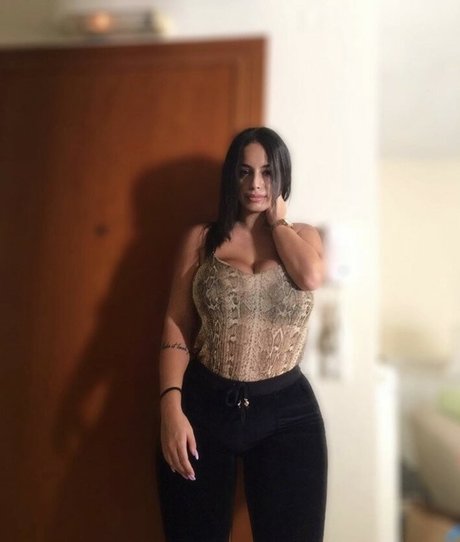 Chrysanthie スター xxx ギャラリー