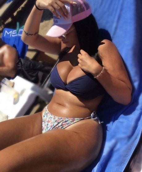 金髪の顔射オンリーファンズ ポルノ 画像