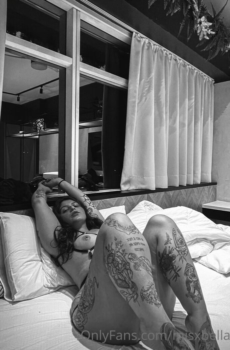 Isabella Medeiros ポルノスター ホット 写真