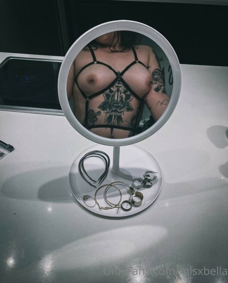 Isabella Medeiros ポルノスター セックス 写真