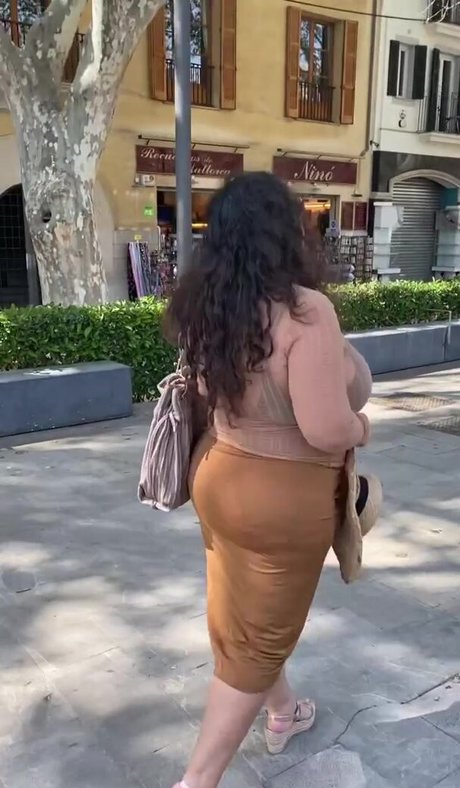 ヌード熟女オンリーファンズ 限定 画像