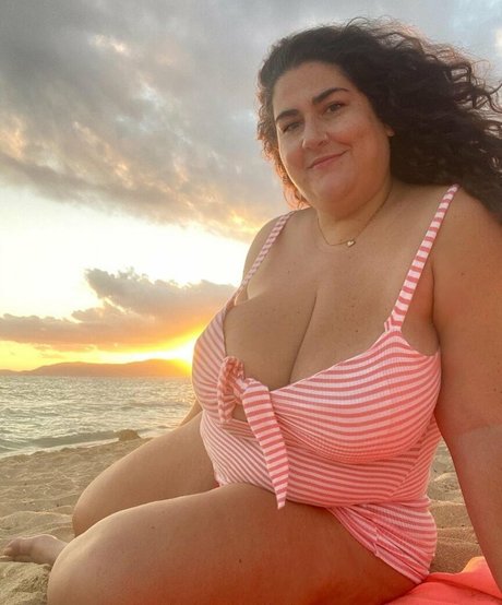 Caliope ポルノスター ホット 写真