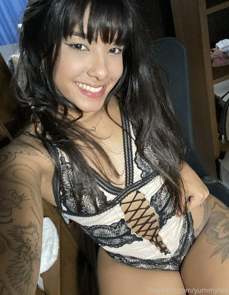 Yummy Chan セクシーモデル 画像