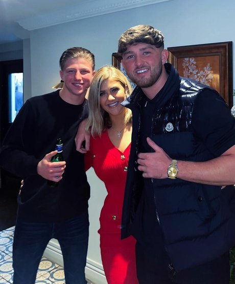 Claudia Valler 裸のスター 画像