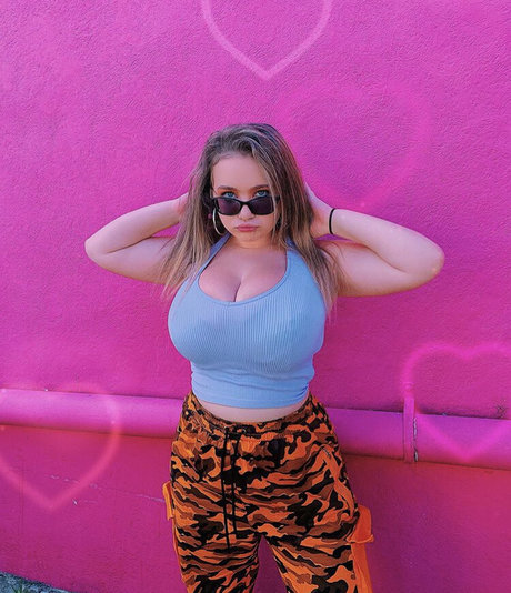 本物のオンリーファンズ ヌード 写真