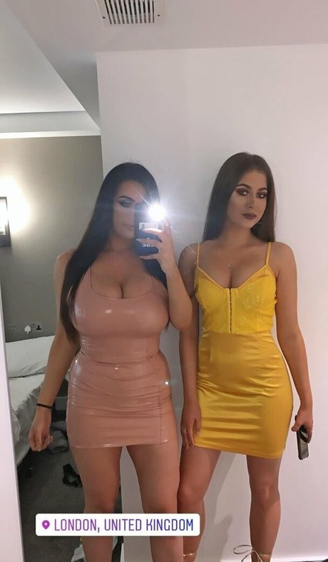 アナルを食べるオンリーファンズ セクシー裸 写真