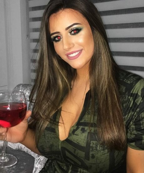 フィットネス 裸 オンリーファンズ エロチック 画像