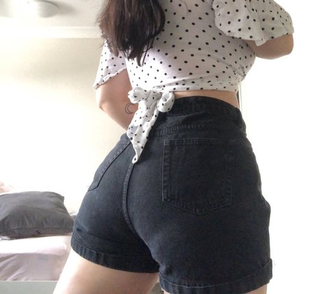 Tayla Cooper 素敵な女優 写真