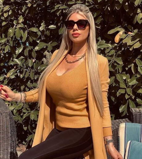 パンストオンリーファンズ アートポルノ 写真