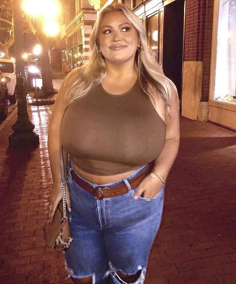 キティ・ウェット・オンリーファンズ 無料セクシー ギャラリー